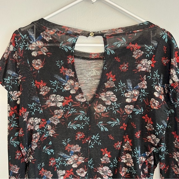 FREE PEOPLE WOMEN'S BLACK FLORAL PRINT RUFFLE ACCENTS DOCK STREET TOP Sz S - Picture 15 of 16